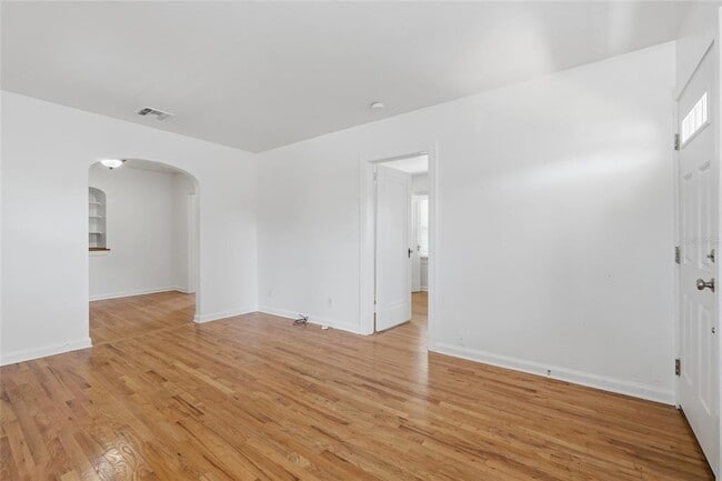 Building Photo - 807 N Thornton Ave