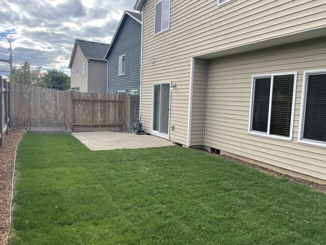 Building Photo - 6307 NE 59th Ct