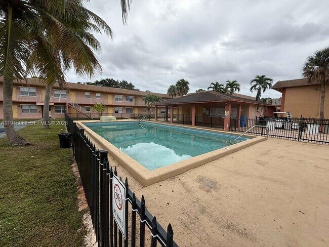 Building Photo - 101 NE 41st St