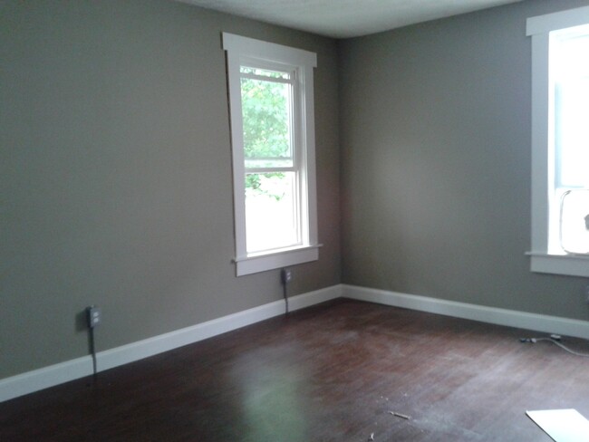 Building Photo - 4 Bedroom House Located In Clifton Near UC...