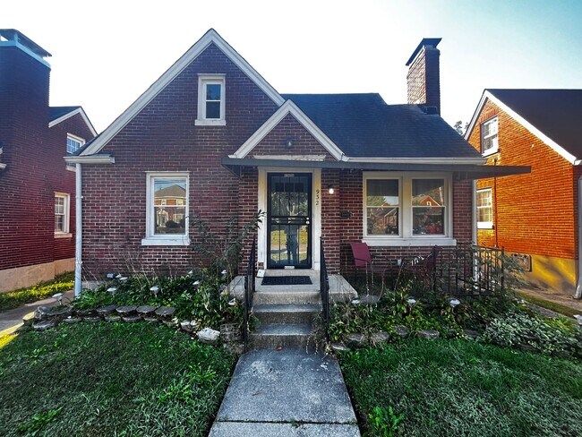 Primary Photo - Spacious 3-Bedroom Home for Rent – Comfort...