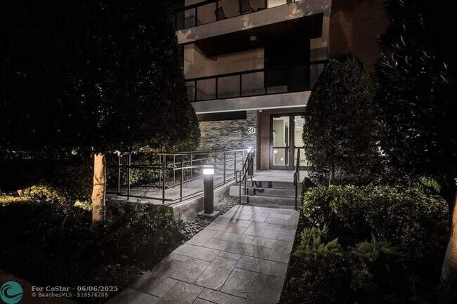 Building Photo - 20 Isle of Venice Dr