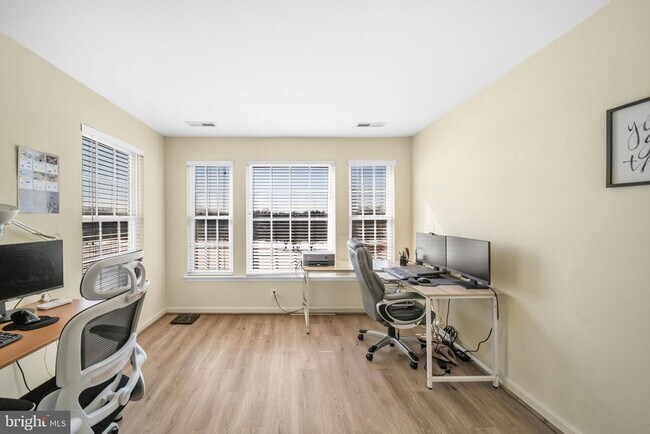 Building Photo - 6340 Cullen Pl