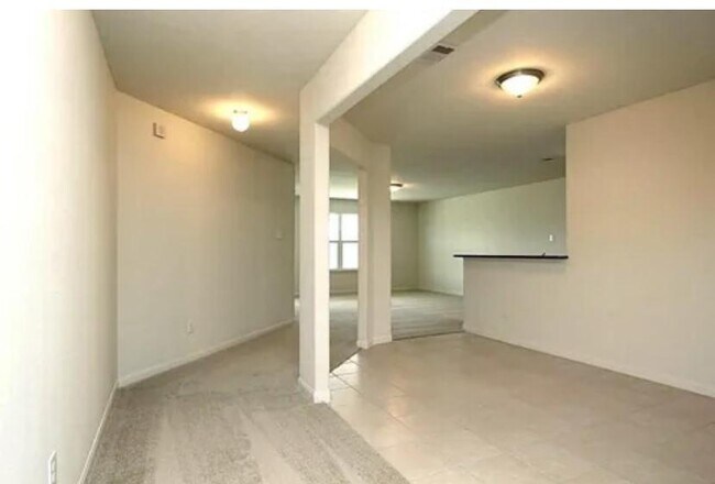 Building Photo - 9406 Gold Mountain Dr