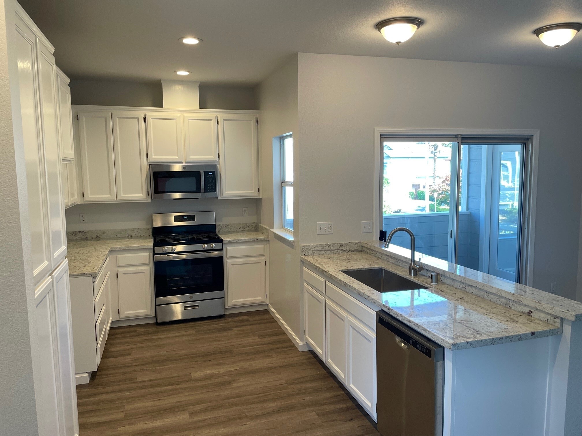 Kitchen - 419 8th St