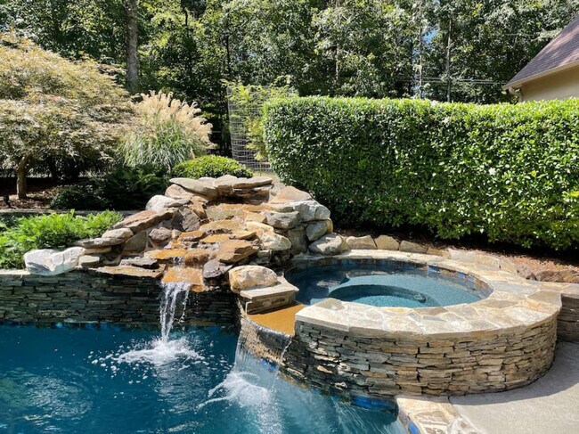 Building Photo - 3115 High Ridge Rd