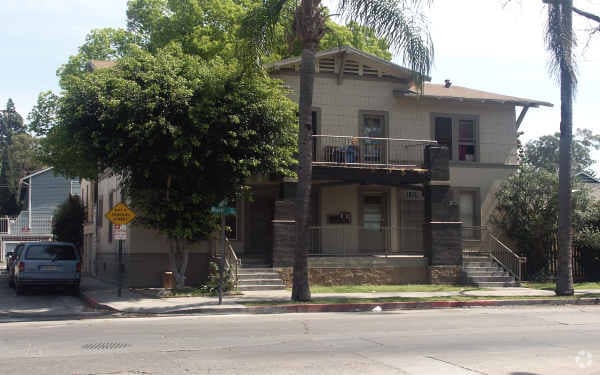 Primary Photo - 1325 N Bush St