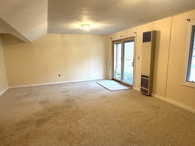 Building Photo - 49 Brickett Hill Cir