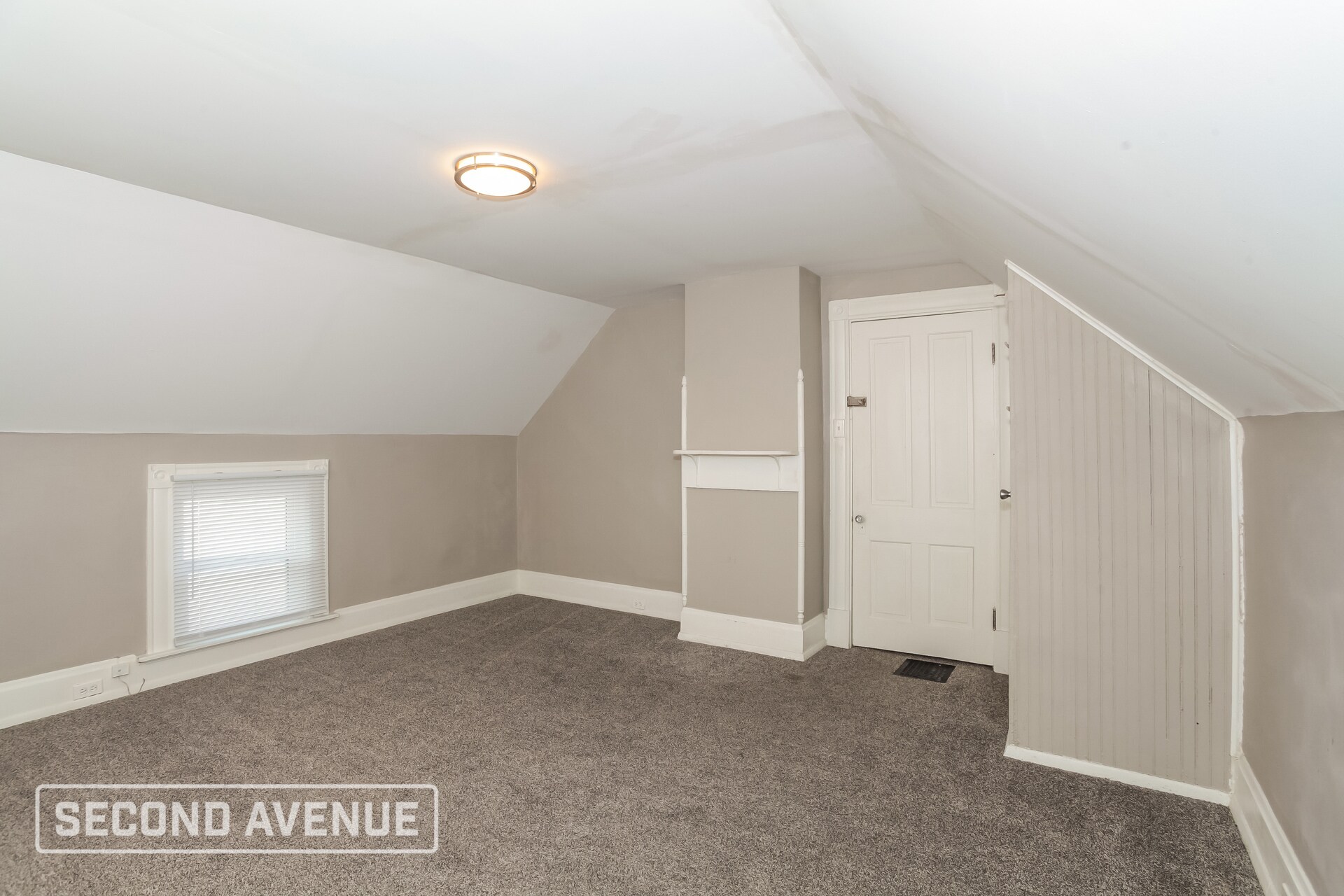 Building Photo - 1233 Dewey Ave