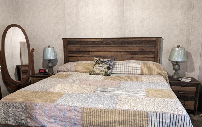 Building Photo - 1208 County Rd 315