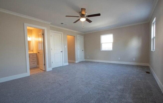 Building Photo - Downtown/Single family/$500 Move-In Special!!