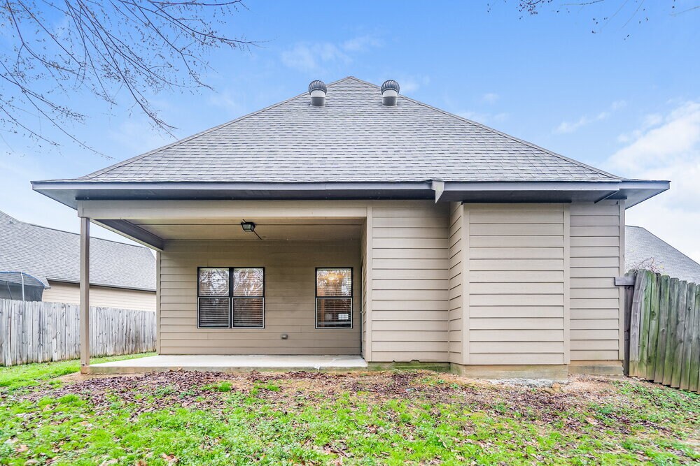 Building Photo - 2071 Kerry Cir