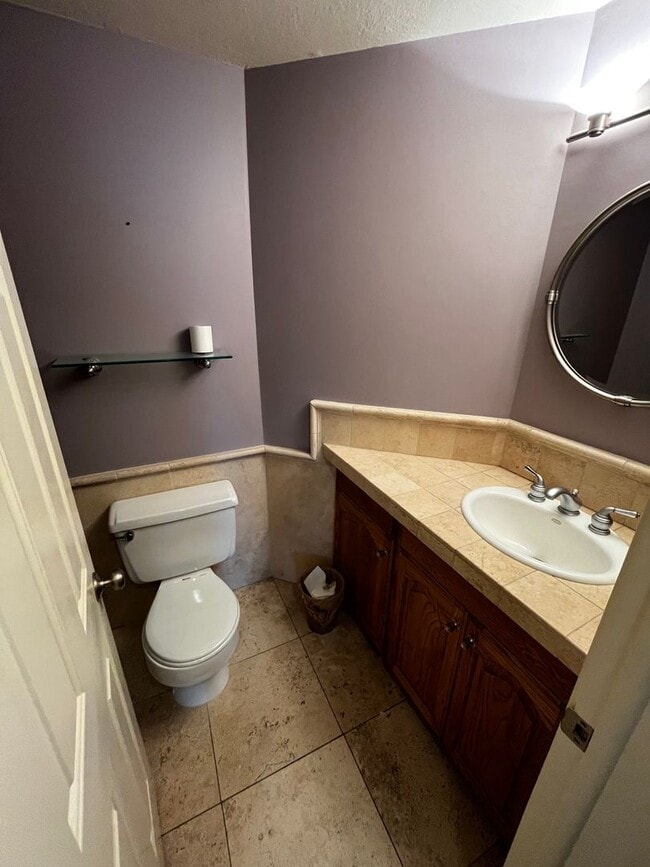 Building Photo - Beautiful 5 Bedroom/4 Bathroom in Bountiful