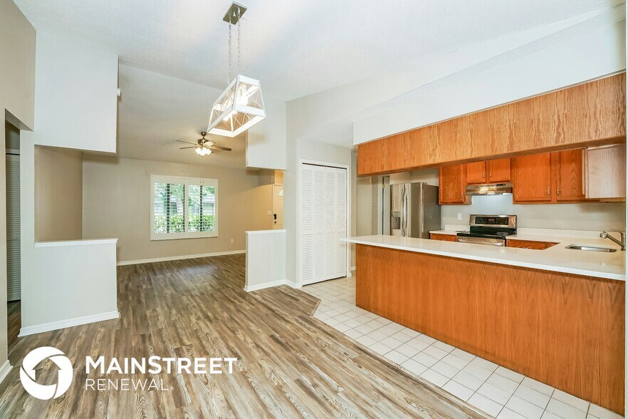 Building Photo - 402 Fleming Ave
