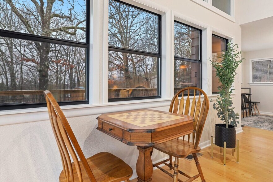 Building Photo - 1232 S Dinsmore Trail