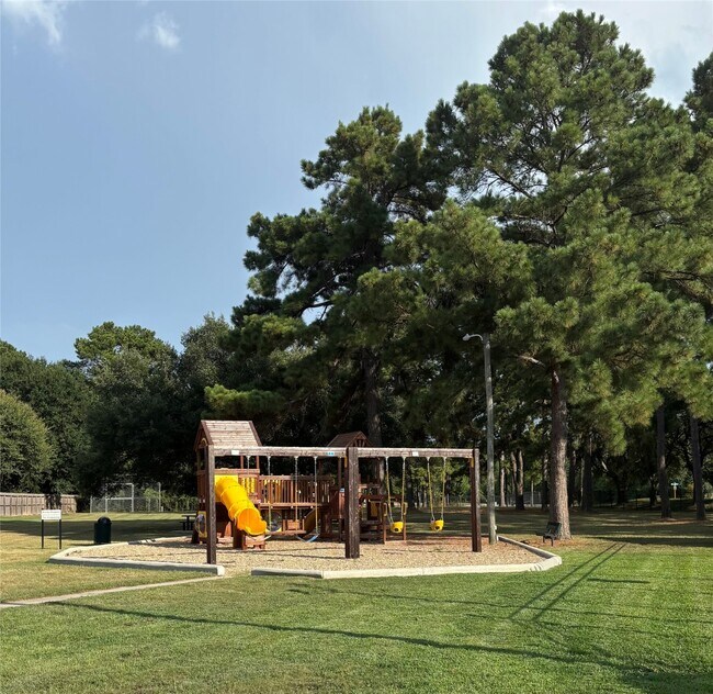Building Photo - 13135 Rosewood Glen Dr