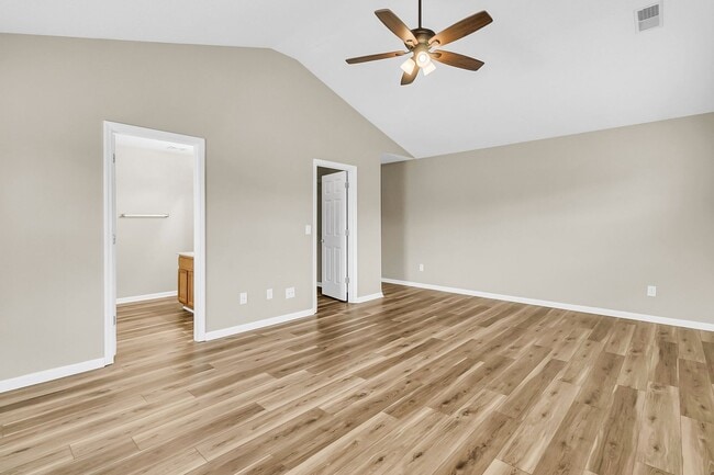 Building Photo - Recently Updated 4 bedroom 2.5 bathroom two story home available in Ladson!