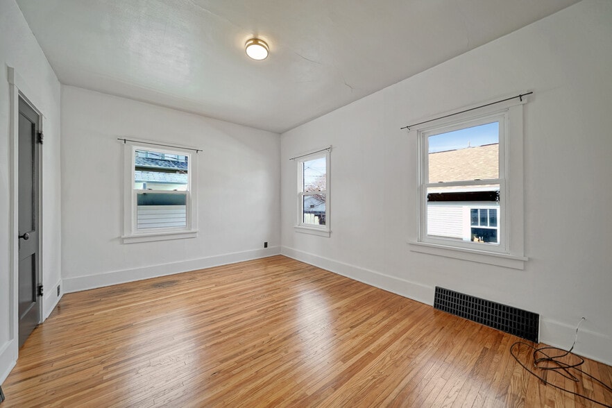 Building Photo - 3940 J St