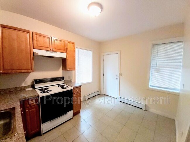 Building Photo - 815 E Main St