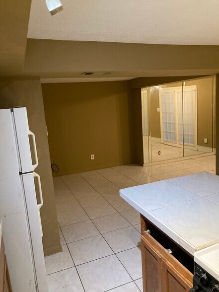 Building Photo - 4109 Roseland St