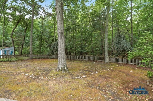Building Photo - Charming Farmhouse-style Home Adjacent to Huguenot Park!
