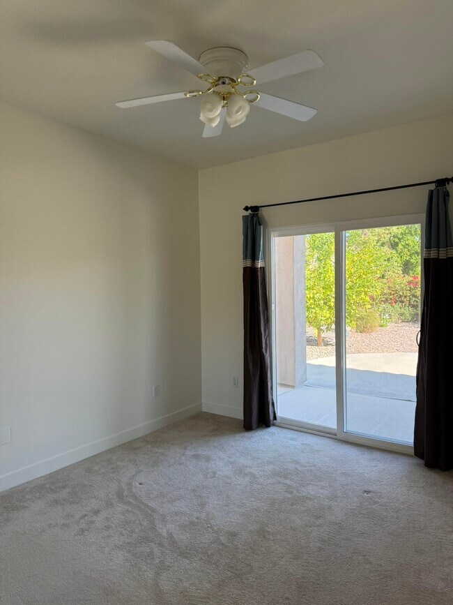 Building Photo - 36582 Crown St