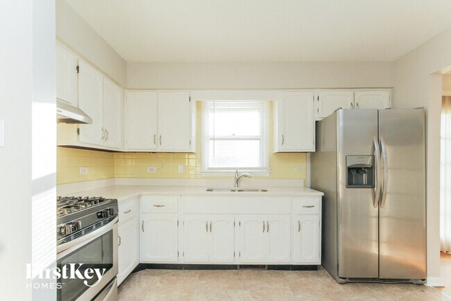 Building Photo - 16100 Michigan Ave