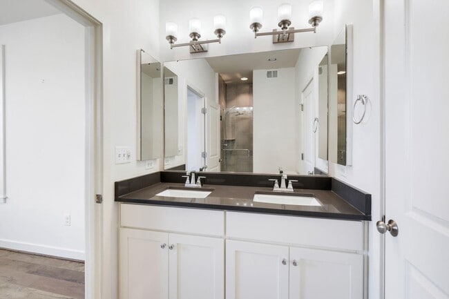 Building Photo - 16560 Crabbs Branch Way