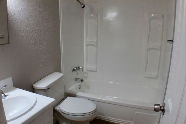 Building Photo - 1908 N 77th St