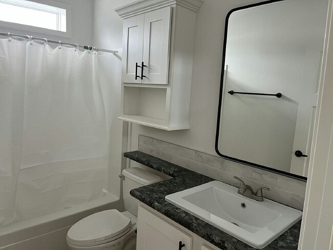 Building Photo - 112 Tahitian Dr