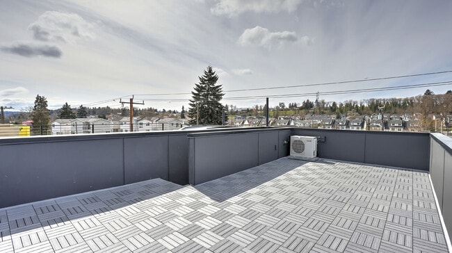 Building Photo - Kitts Verand