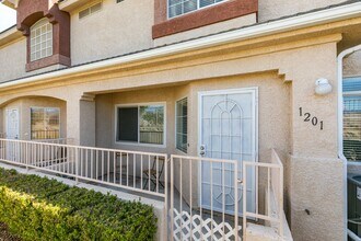 Building Photo - 3BDRM Townhome in Durango Trails community