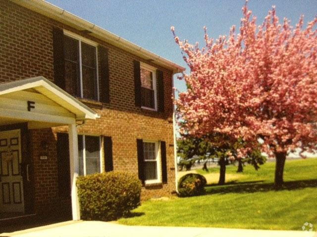 Primary Photo - Sand Spring Apartments