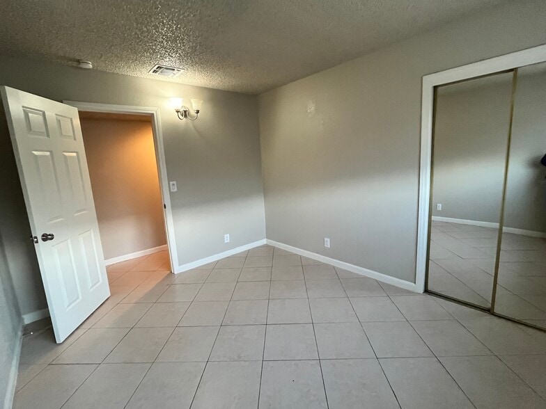 Building Photo - 8512 Tamarack Ave