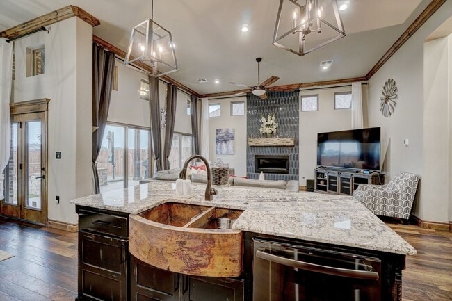 Building Photo - 4009 NE Realtree Dr