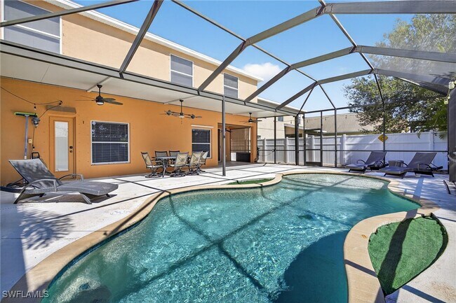 Building Photo - 8250 Silver Birch Way