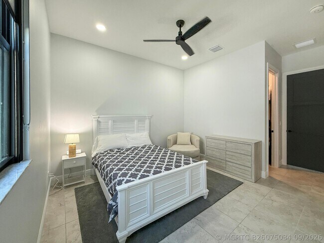 Building Photo - 9221 SW Esule Way