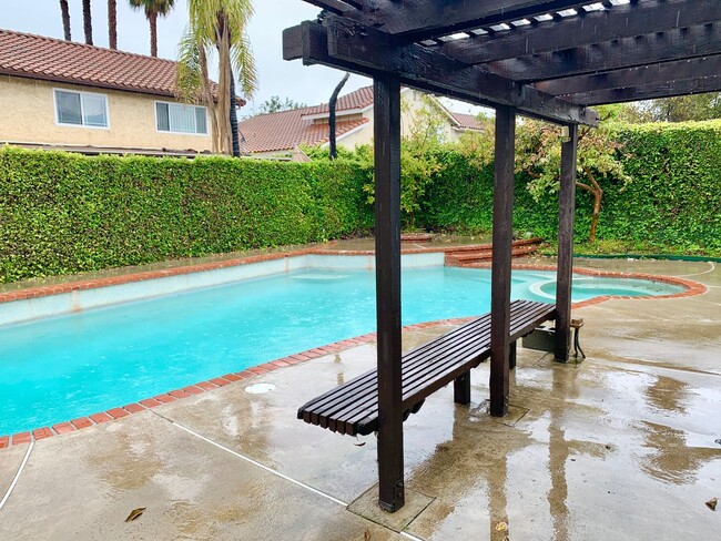 Building Photo - Five Bedroom Single Family Home in Irvine!