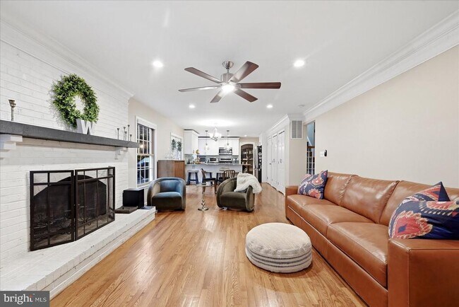 Building Photo - 911 Riva Ridge Dr