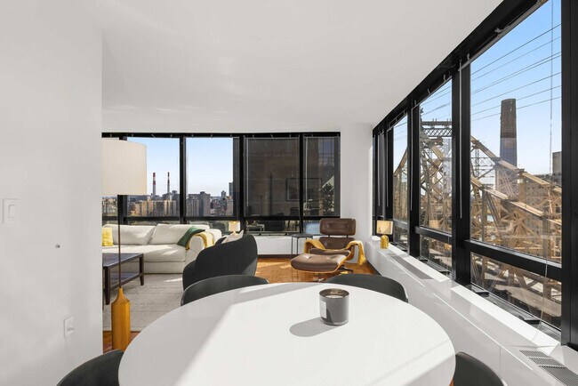 Building Photo - 420 E 61st St
