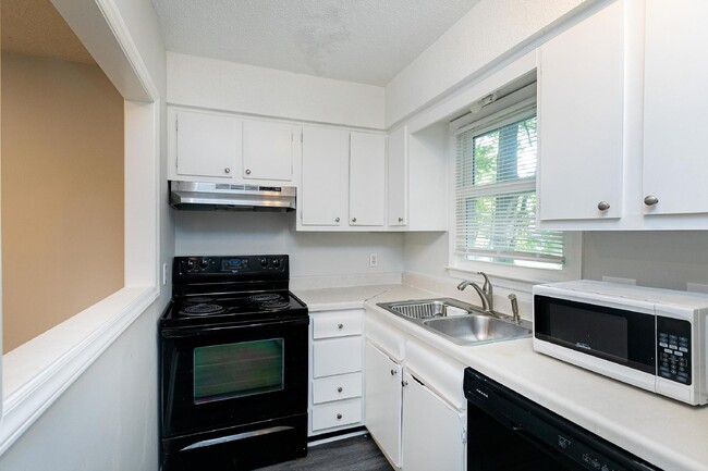 Building Photo - 121 Noel Ann Ct