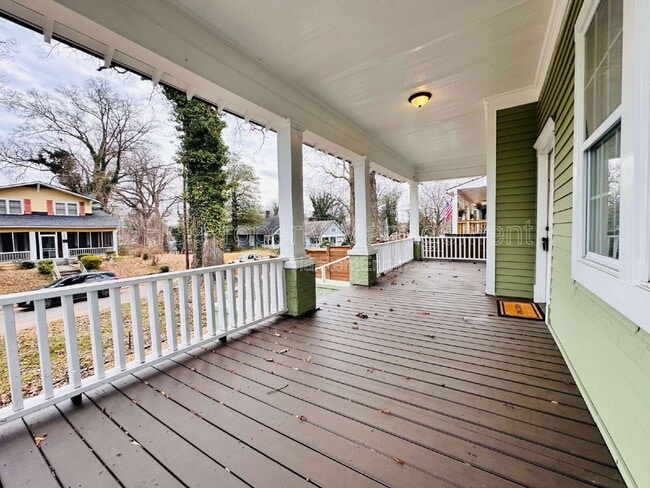 Building Photo - 365 Inman St SW