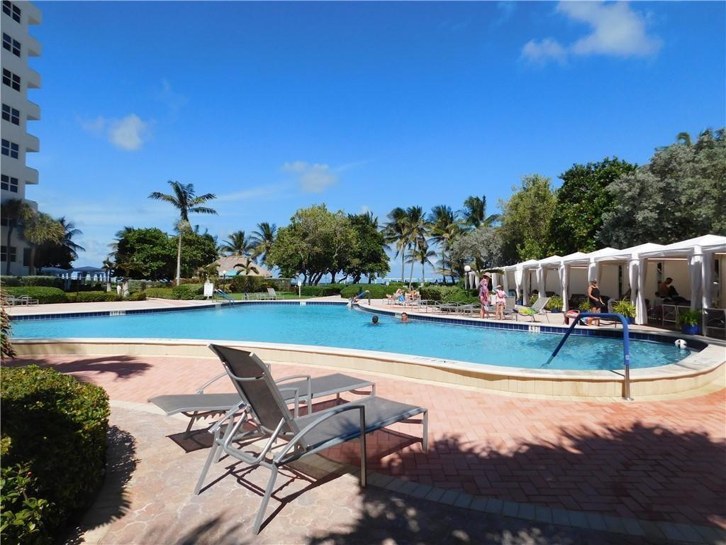 Building Photo - 3001 S Ocean Dr