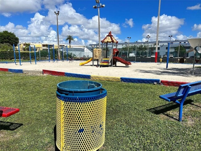 park - 9365 Fontainebleau Blvd