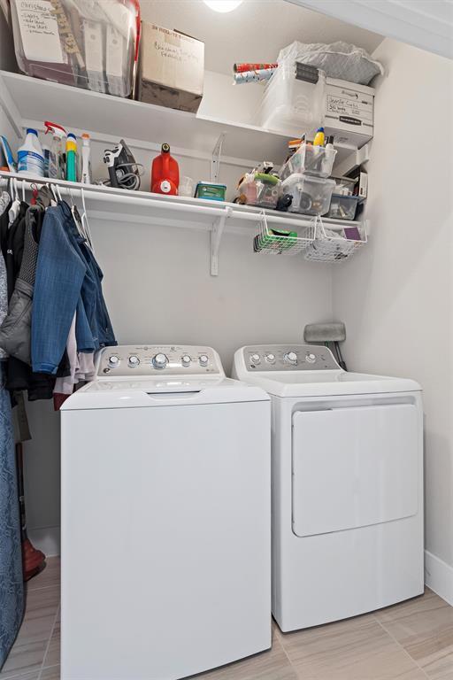 Building Photo - 613 White Steppe Way