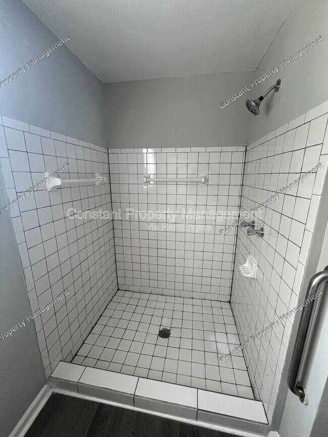 Building Photo - 495 Pittman St