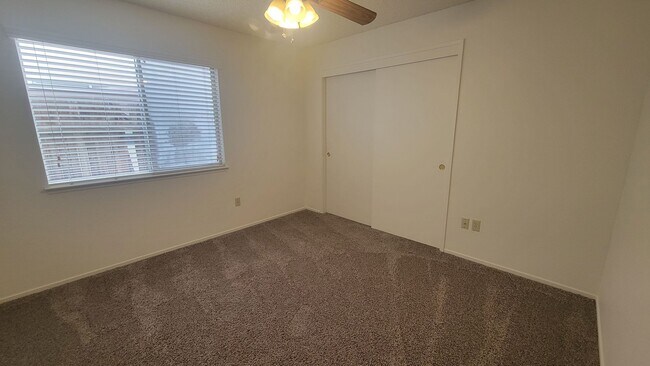 Building Photo - 921 Harvest Creek Rd