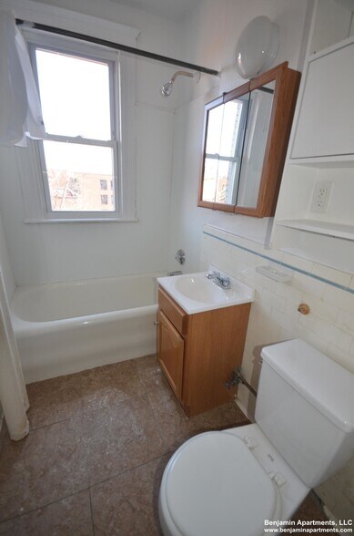 Building Photo - 1626 Commonwealth Ave