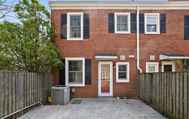 Private, Fenced in Patio - 4901 29th Rd S