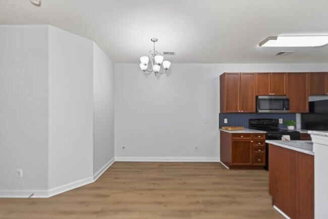 Building Photo - 1201 Grove Park Dr